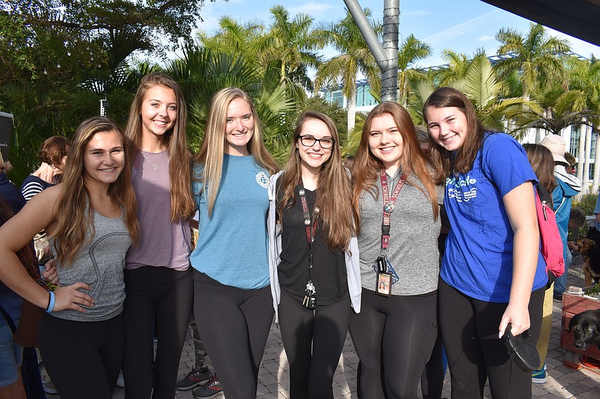 Jessica Lammers, Sam Reisky, Emma Thrift, Faith Meier, Sam Pulawski and Hailey Landry