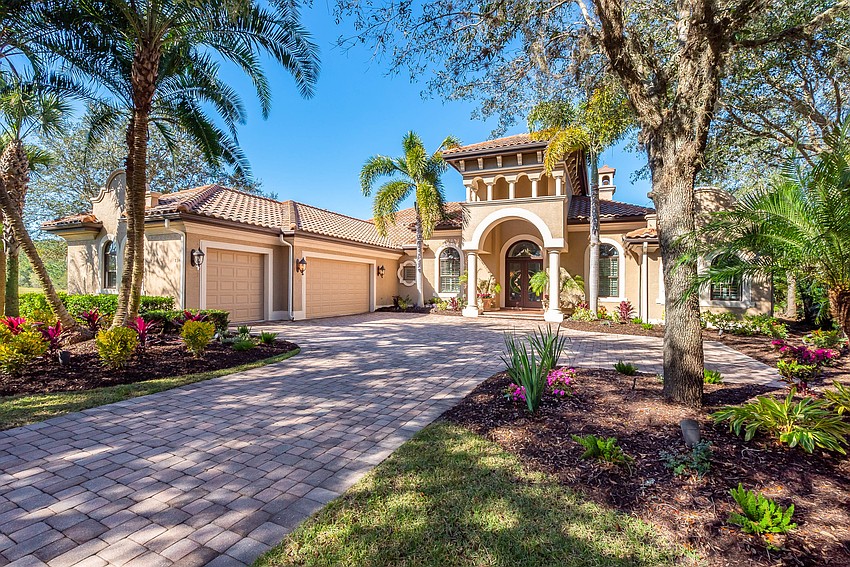 Terry Bradshaw has placed his 4,560-square-foot Concession home on the market for $1.6 million.