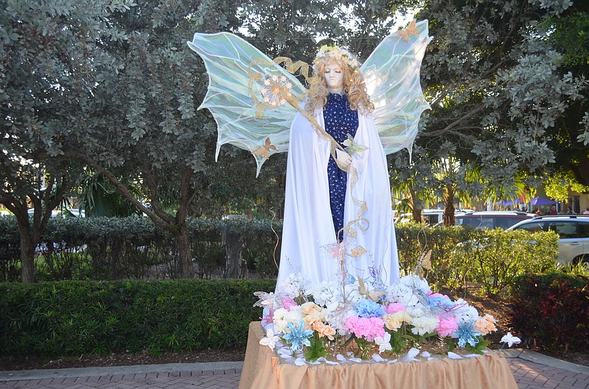 The statues of St. Armands also donned costumes.