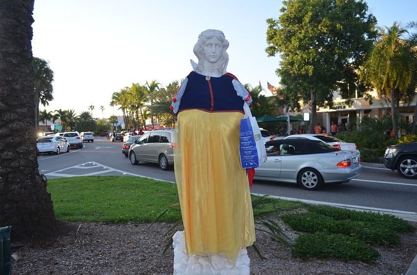 The statues of St. Armands also donned costumes.