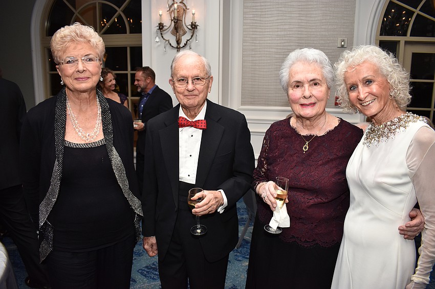 Joan Mathews, George and Pat Edmonds and Sandy Cowing
