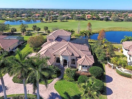 The Country Club Village at Lakewood Ranch home at 6922 Belmont Court recently sold for $938,000.