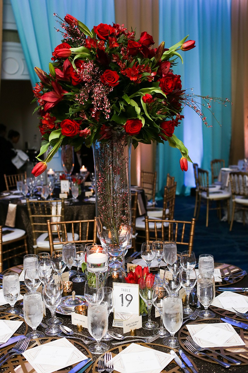 The tables had glamorous, romantic vibes.