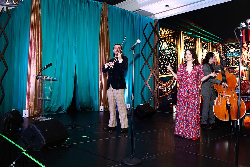 The Avalon Jazz Band took the stage while guests were being seated.