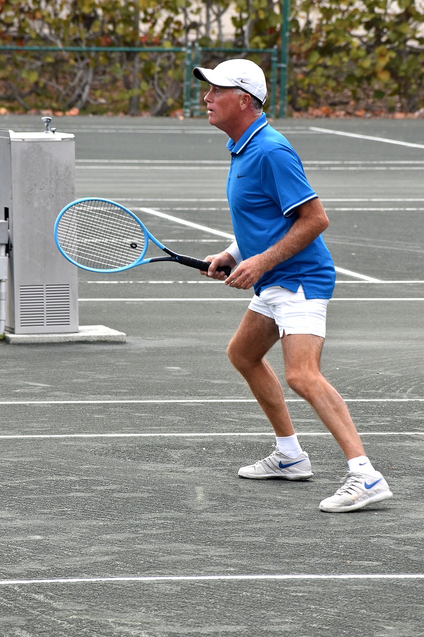 Jeff Otterbein competes in the Battle of the Pros game.