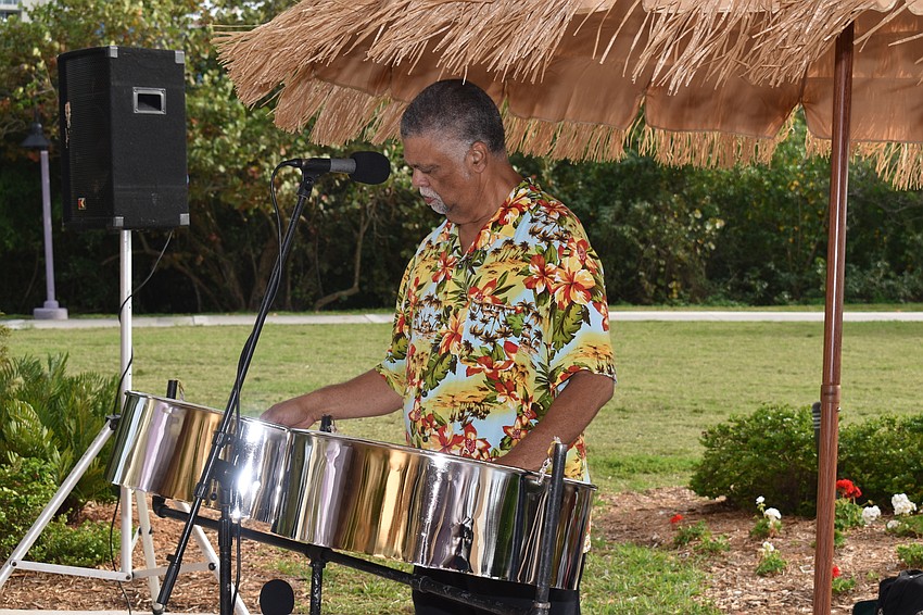 A musician played for the crowd during the cocktail hour.