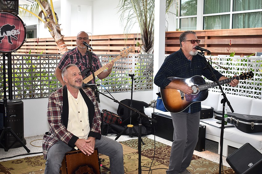 The Plaiders played live music throughout the event.