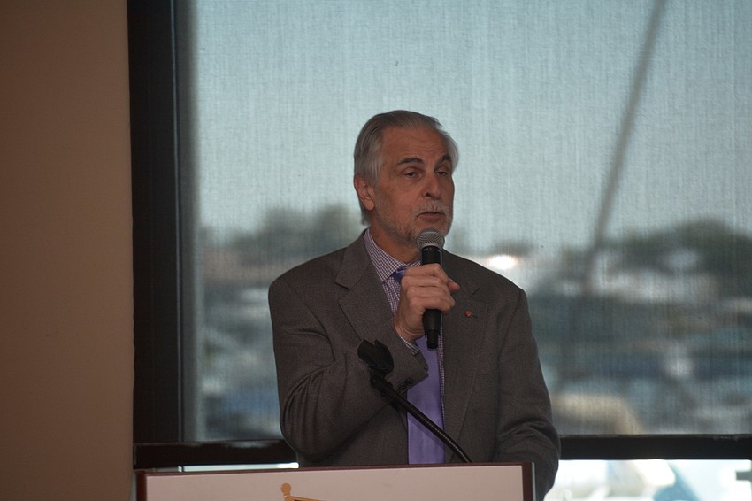 Artistic Director Victor DeRenzi welcomes attendees of the luncheon.