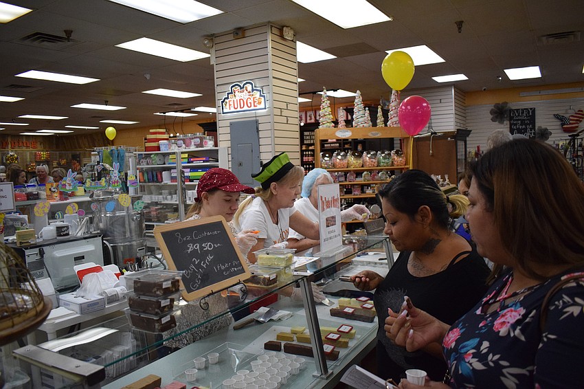 Mixon's also provided free samples of fudge.