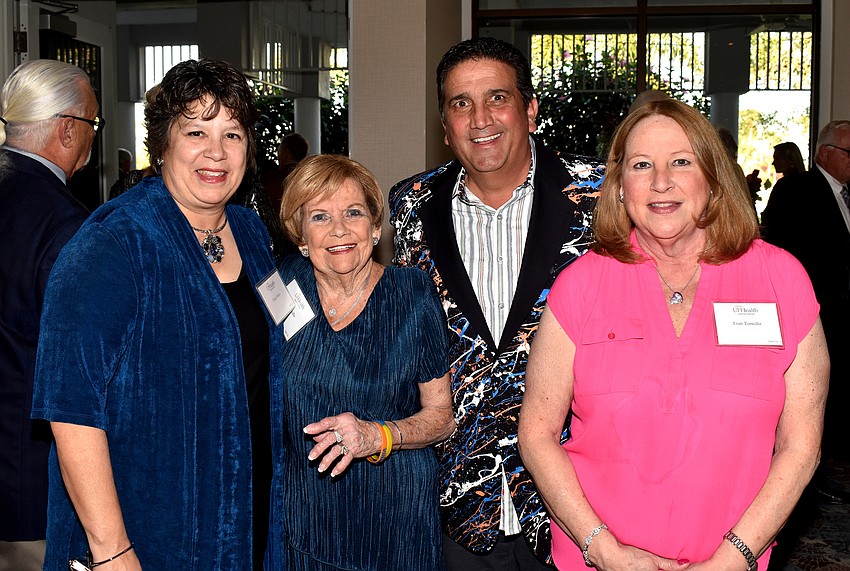 Cheryl Roos, Dee, Vincne and Trish Tornillo