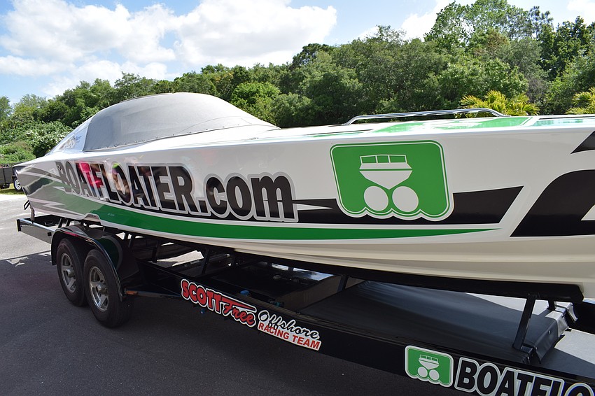 Powerboat P1 even brought a boat that was on display.