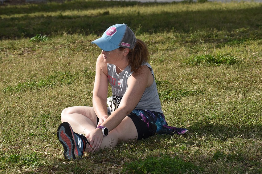 Maureen Hogan stretched before the race.