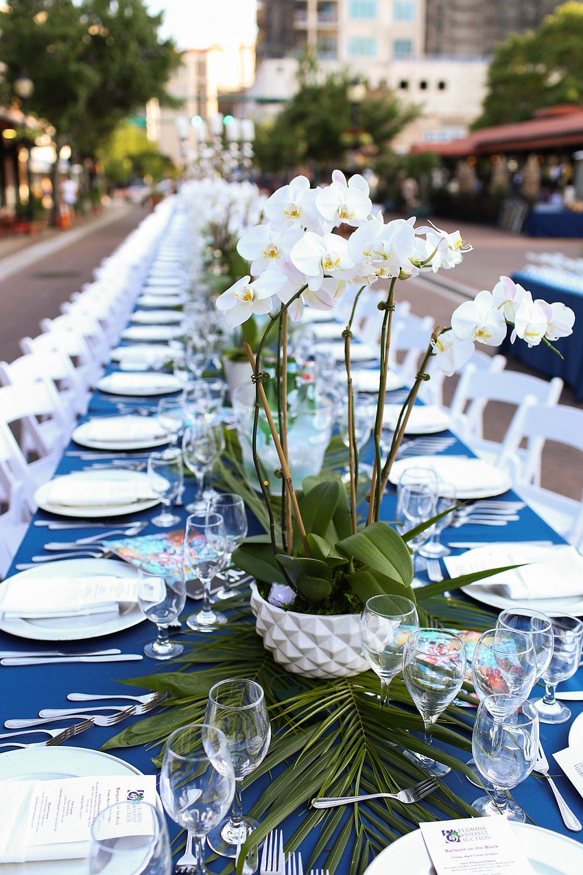 The table holds 200 guests for dinner.