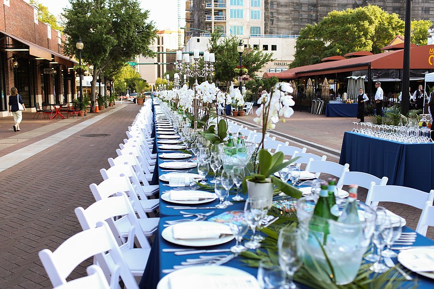Guests dined on Lemon Avenue.