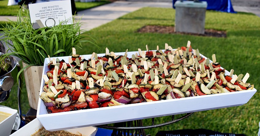Light bites were served before guests headed to the dance floor.