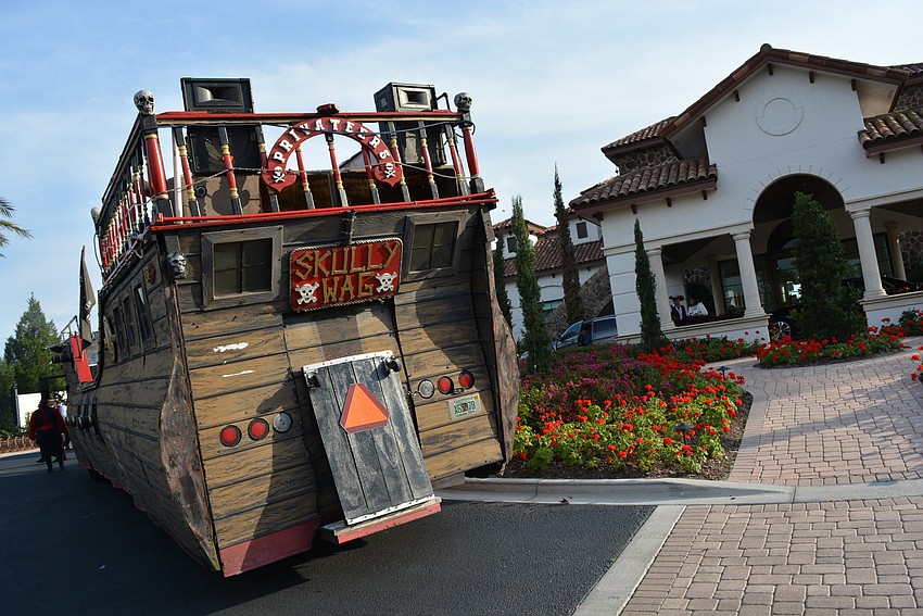 The Anna Maria Island Privateers brought their privateers and ship to lend their expertise to the affair.