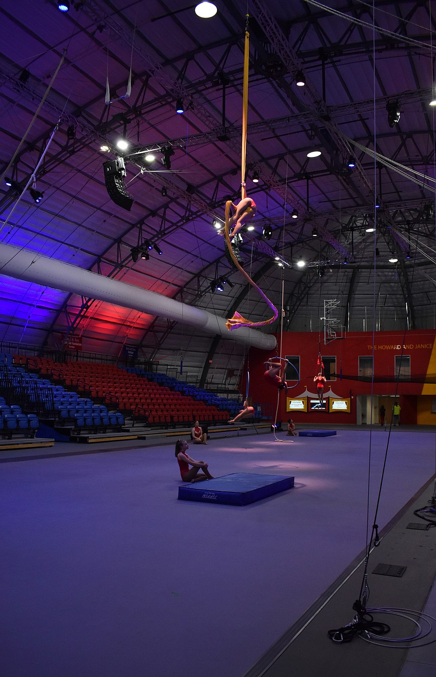 Sailor Circus students perform as eventogers enter the arena.