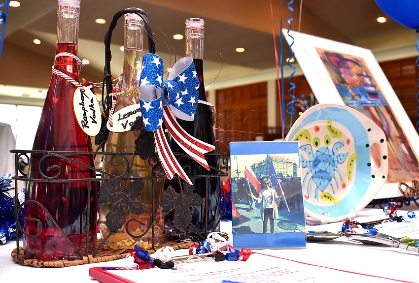 During cocktail hour, guests could bid on silent auction items.