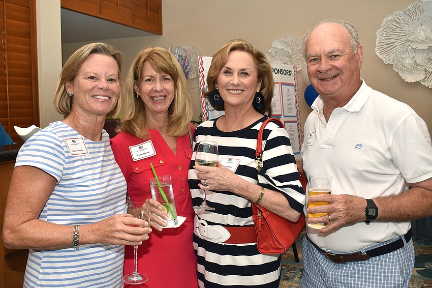 Betsy Winder, Faith Quinn and Susan and Bob Tobin