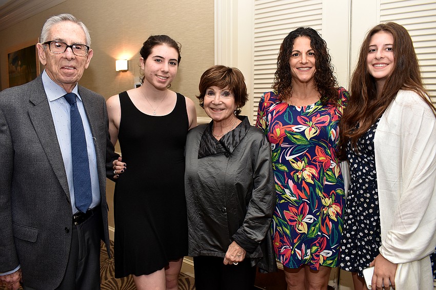Steve, Marty, Lauren, Irene, Sharon and Jessica Ross