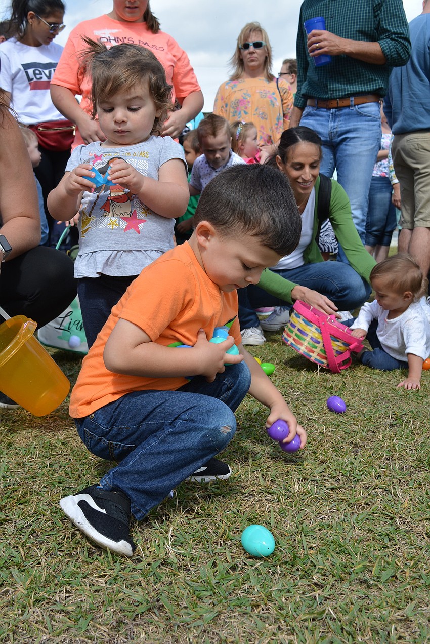 Sarasota 3-year-old Asher Resnick is eager to start the hunt.
