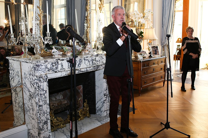 Producing Artistic Director Michael Donald Edwards tells guests about the romantic, funny and tragic musical.