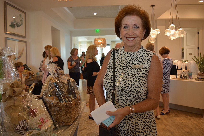 Patricia Summerlee only moved to Lake Club five months ago, but she already was ready to support other residents and join the giving circle.