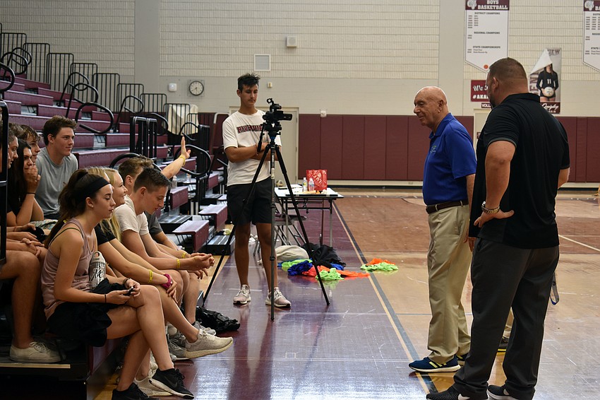 Dick Vitale answers students' questions.