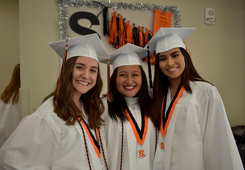 Kirsten Verheul, Alejandra Villegas and Leslie Deharo