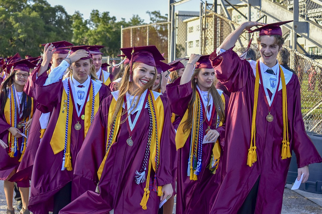Riverview High School graduates 'say one last thank you' Your Observer