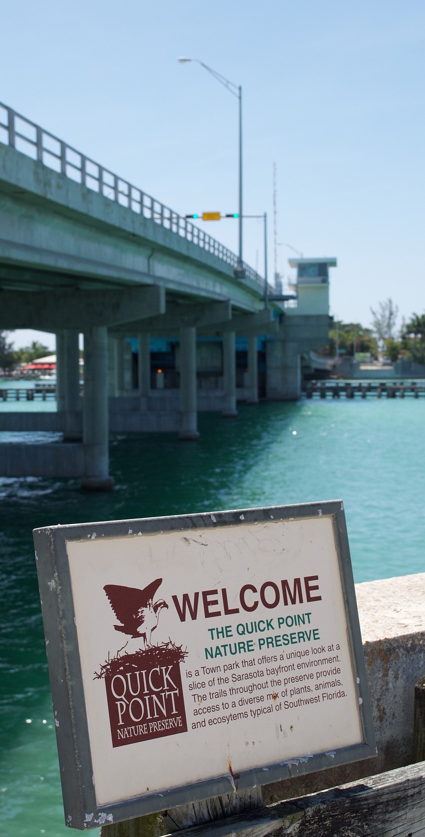 Signs are very helpful both in Overlook Park and Quick Point Nature Preserve.