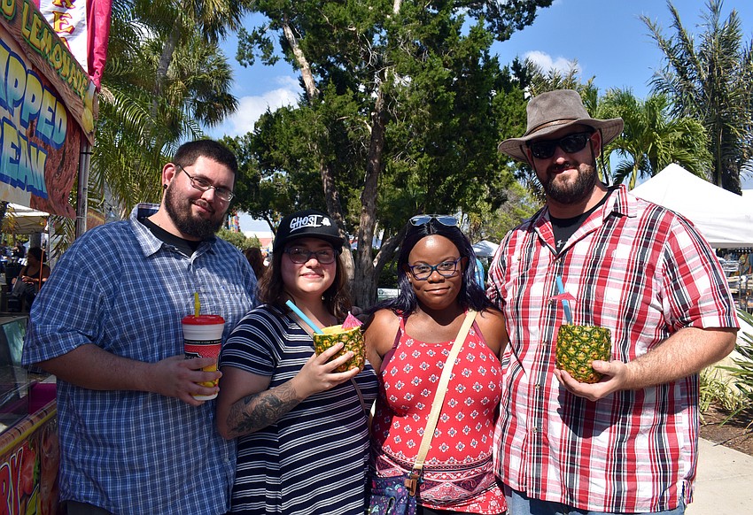 Chris Brown, Kendra Adamczyk, Mia Louis and Alex Guerreiro enjoyed their drinks.
