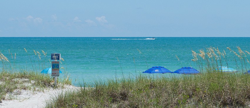 Bayfront Park's beach access is one of the town's most popular passages to the Gulf of Mexico. It's reached via a signalized crosswalk from Bayfront Park.
