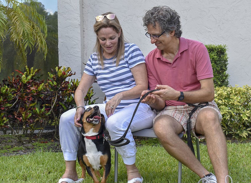 Suzan Brodsky and Rugelach receive their blessing from Rabbi Brenner Glickman.