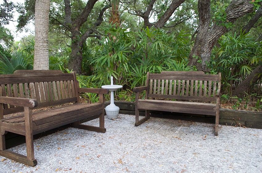 It stands to reason that a natural space such as  Bicentennial Park would offer recycled plastic benches.