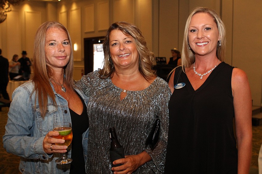 Cassandra Roznos, Elise Jakub and Audrey Bertapelle