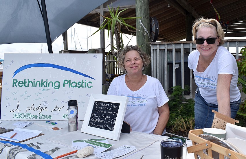 Jana Hoefling and Cat Dillard told people about their organization, Rethinking Plastic.