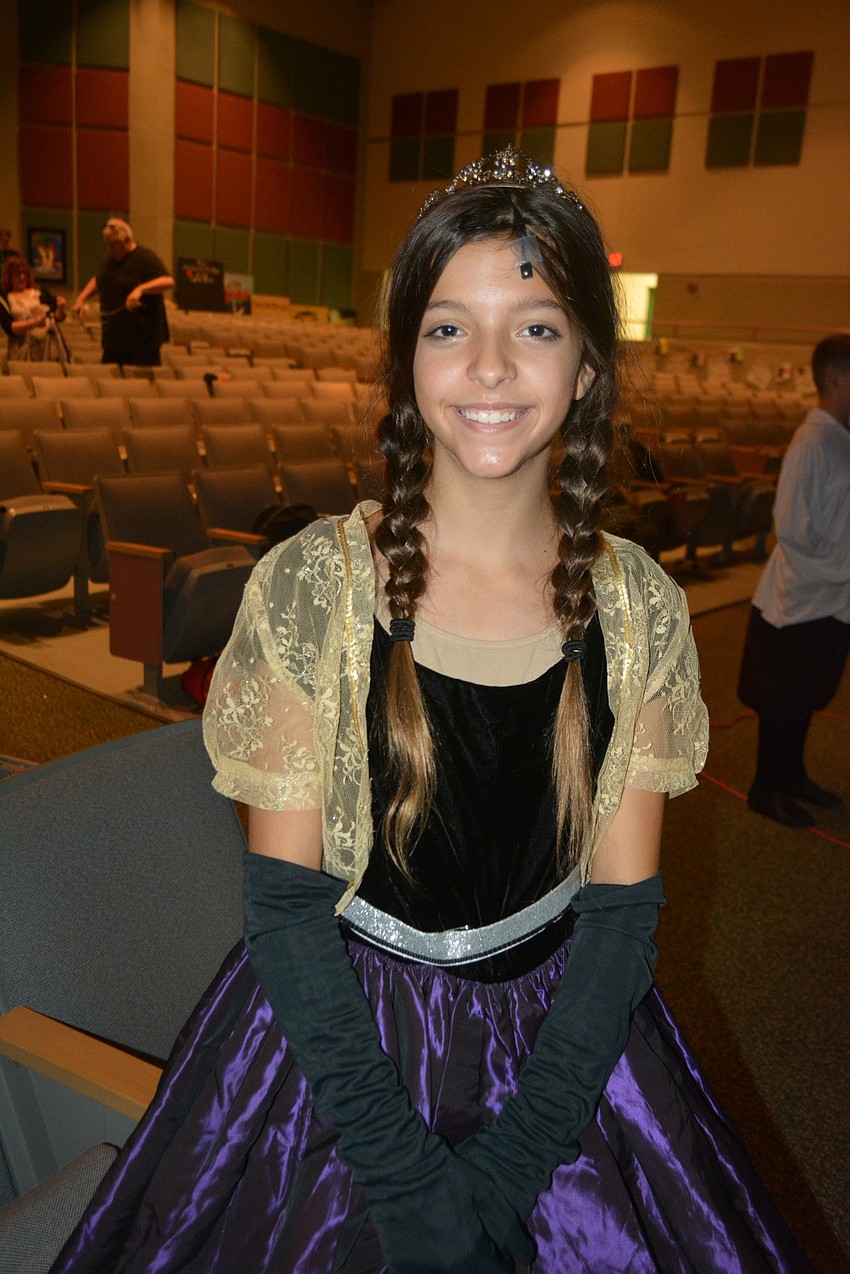 Delaney Martin as Anna.