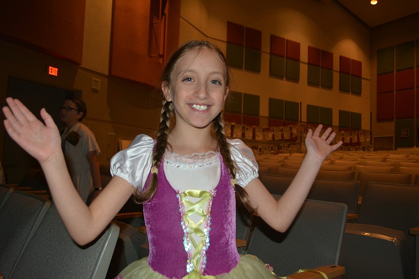 Maddie Freed gets ready to play Little Anna.