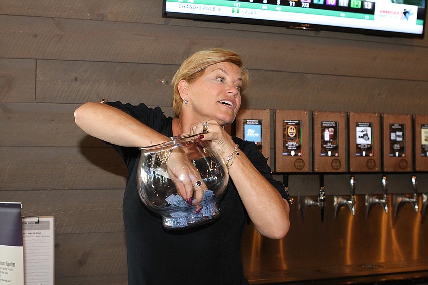 Angela Massaro-Fain selects the winners of several  jewelry prizes.