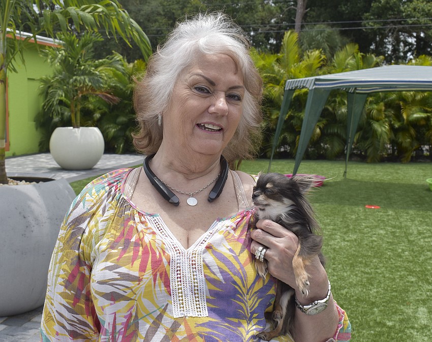 Linda Mosca and her teacup chihuahua Allie.