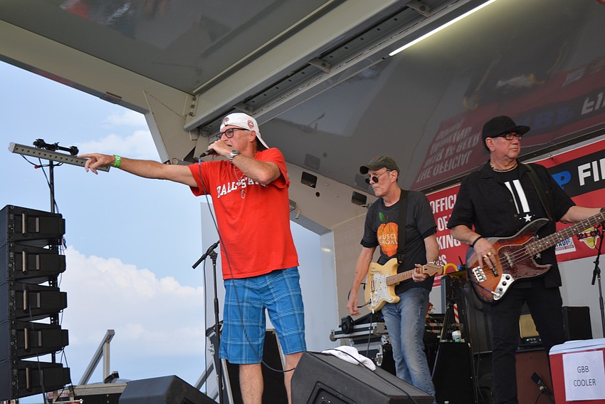 The Greg Billings Band pleased the crowd before the fireworks began.