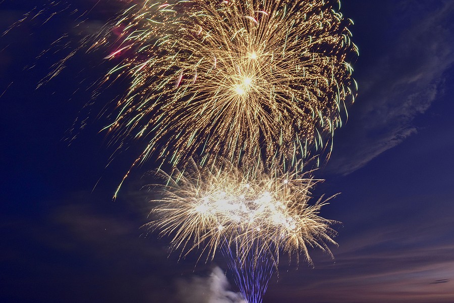 Fireworks dazzle Siesta Key beachgoers Your Observer