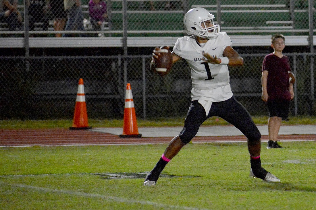 Rising junior Shawqi Itraish, here throwing a pass against Lakewood Ranch, will be Braden River&#39;s starting quarterback this season.