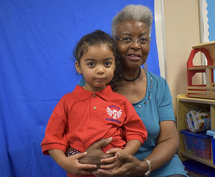 Denae and Brenda Evans say goodbye on Denae's first day of pre-K at Gocio Elementary School. // Whitney Elfstrom