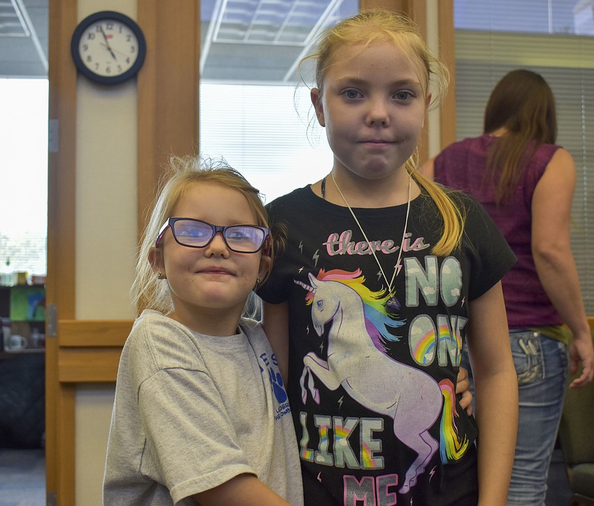 Nikita Stegmeier, 6, and Hooly Worckoetter, 11