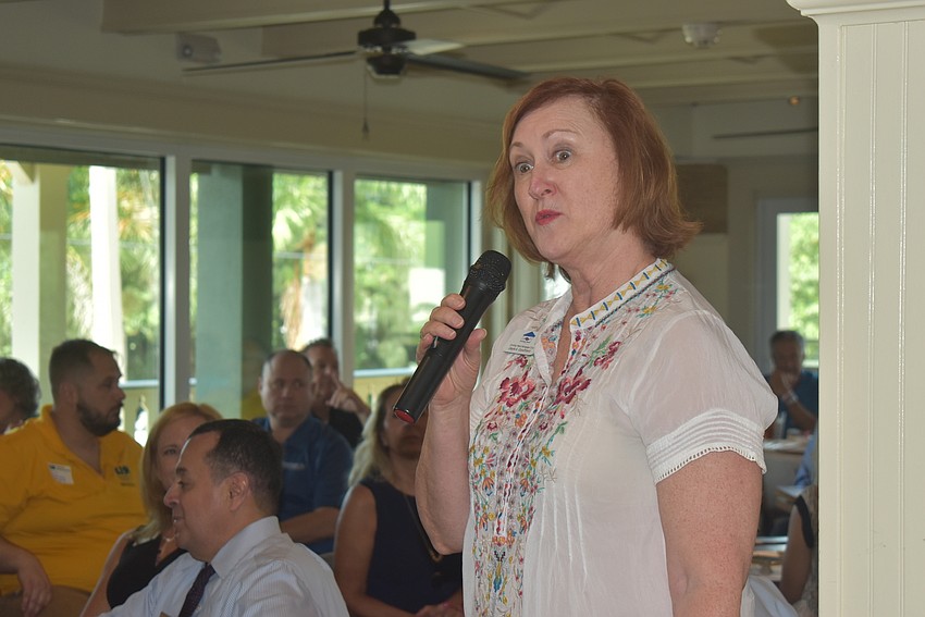 Gayle Goodfriend introduces herself to the crowd.