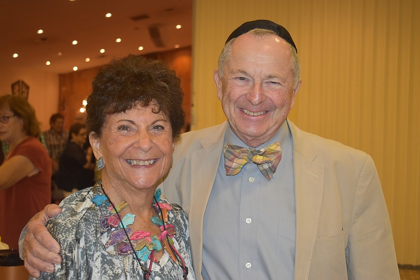 Barbara Pressman and Bob Rosenbluth pre-dinner.