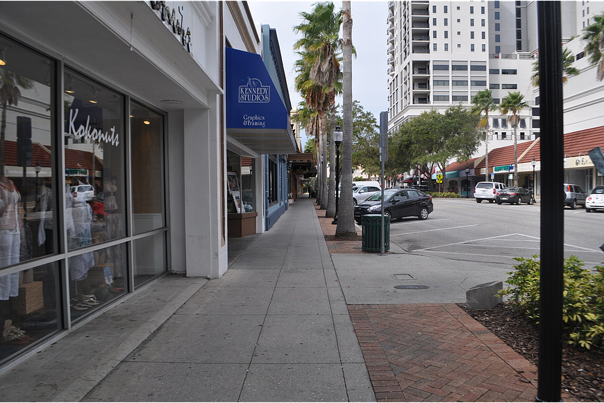 Property owners downtown and in St. Armands Circle are considering teaming up to market commercial spaces.
