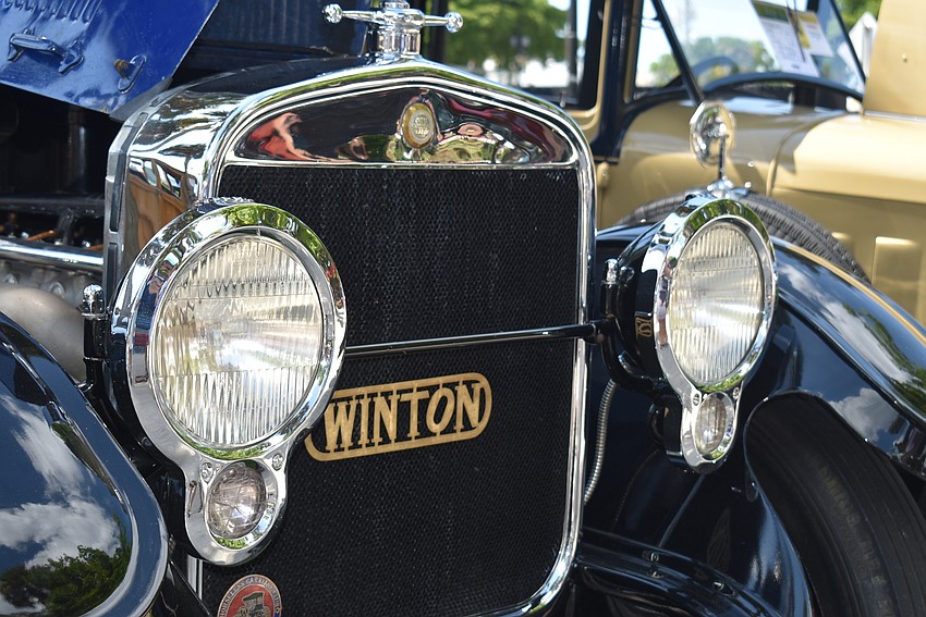 A Winton, the first model to drive cross-country.